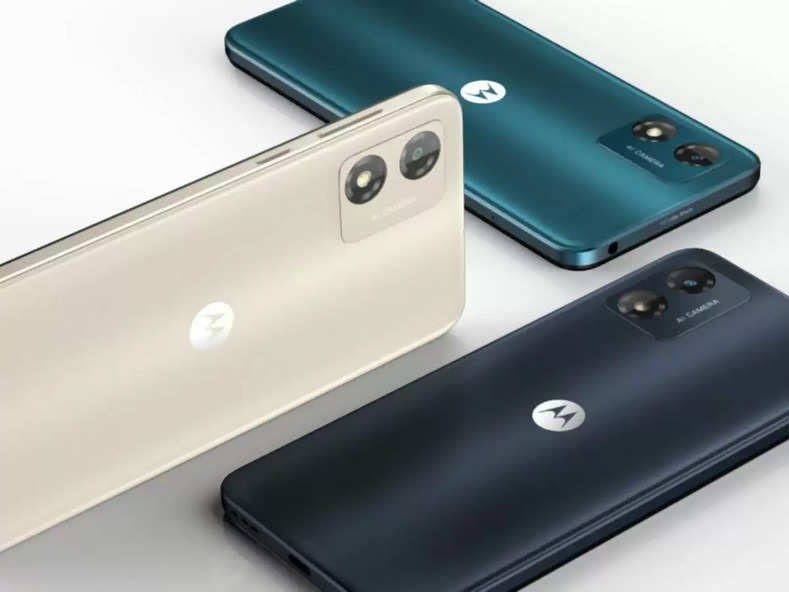 सिर्फ 6 हजार में मिल रहा है Motorola धाकड़ स्मार्टफोन, जाने फीचर्स