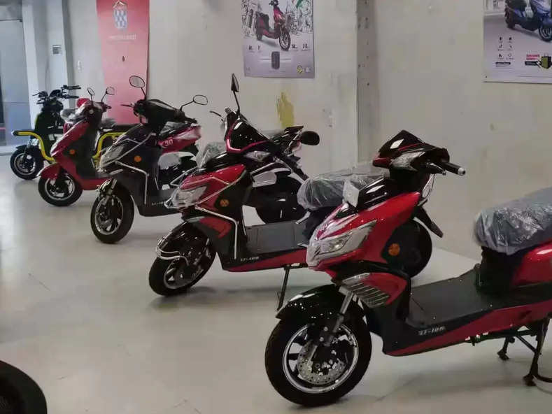 OLA scooter : इस स्कूटर कंपनी ने की रिर्कोड तोड़ बिक्री, साल के अंत तक बेचे 2.50 लाख इलेक्ट्रिक स्कूटर