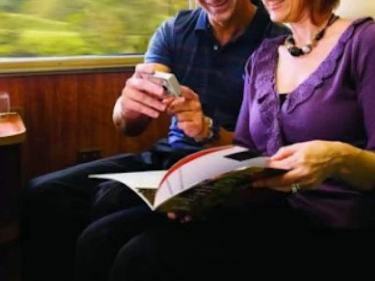 Viral News : हनीमून पर जाते समय ट्रेन से गायब हुई पत्नी, असलियत जान पति के उड़े होश
