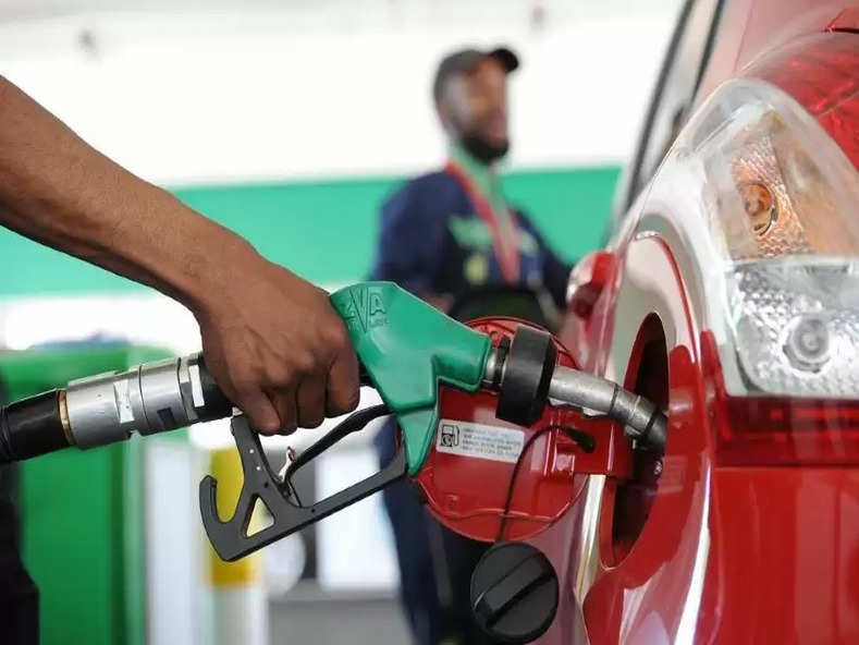 Petrol Diesel Price : खुशखबरी!  पेट्रोल-डीजल हुआ सस्ता, सिलेंडर पर 200 रुपए सब्सिडी