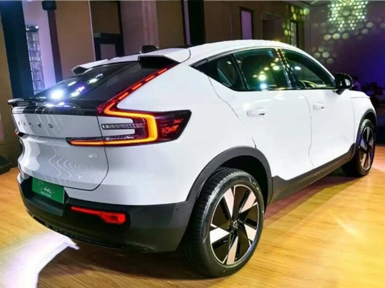 Volvo की यें धाकड़ Electric Car 530 km तक चलेगी, जानिए फीचर्स