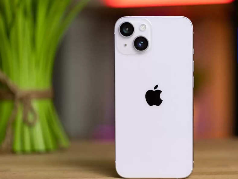 सस्ते हो गए ये 4 iPhone, खरीदने के लिए टूट पड़े ग्राहक